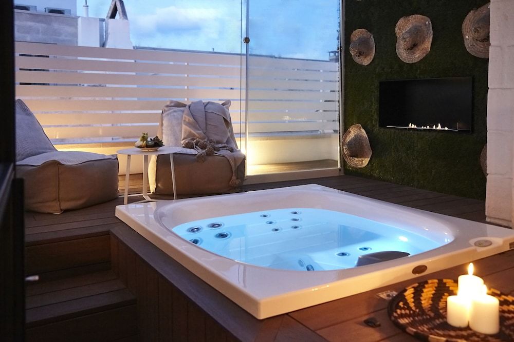 Musae Relais & Spa Suite, Hot Tub, City View 7
