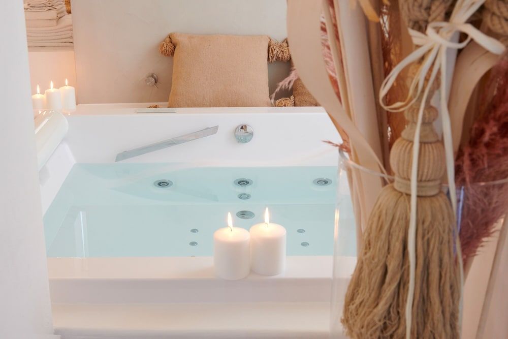 Musae Relais & Spa Deluxe Suite, Hot Tub, City View 7