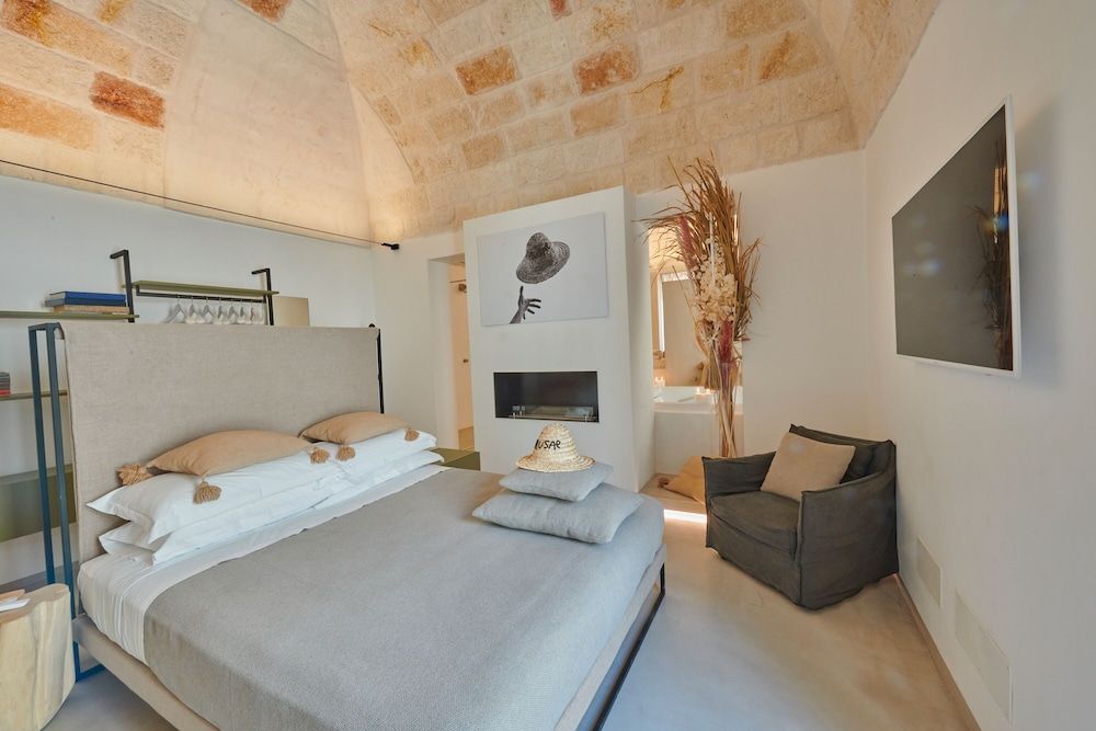 Musae Relais & Spa Deluxe Suite, Hot Tub, City View 2