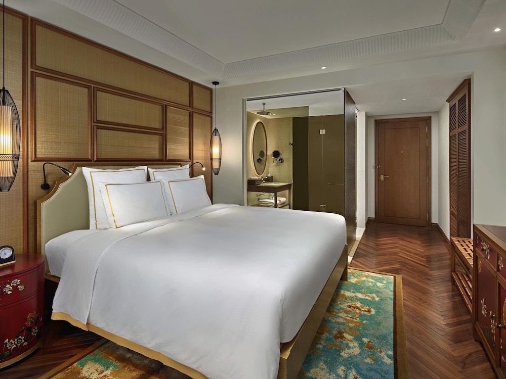 Grand Mercure Hanoi Deluxe Room, 1 King Bed 3