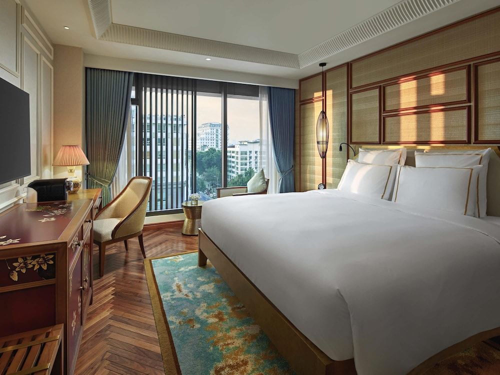 Grand Mercure Hanoi Deluxe Room, 1 King Bed 4