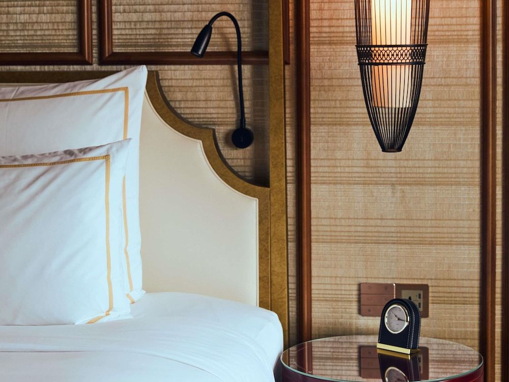 Grand Mercure Hanoi Deluxe Room, 1 King Bed 4