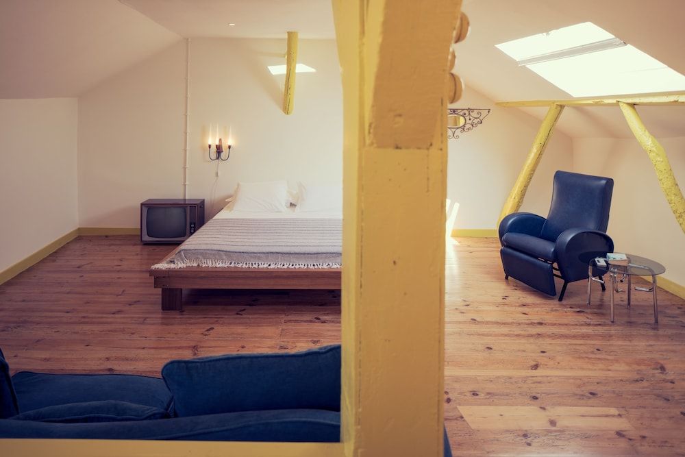 undefined Lisbon Calling Rooms & Studio 6