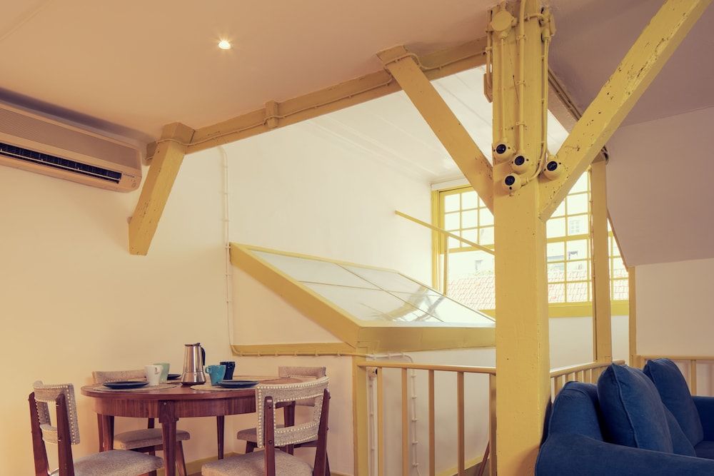 undefined Lisbon Calling Rooms & Studio 8