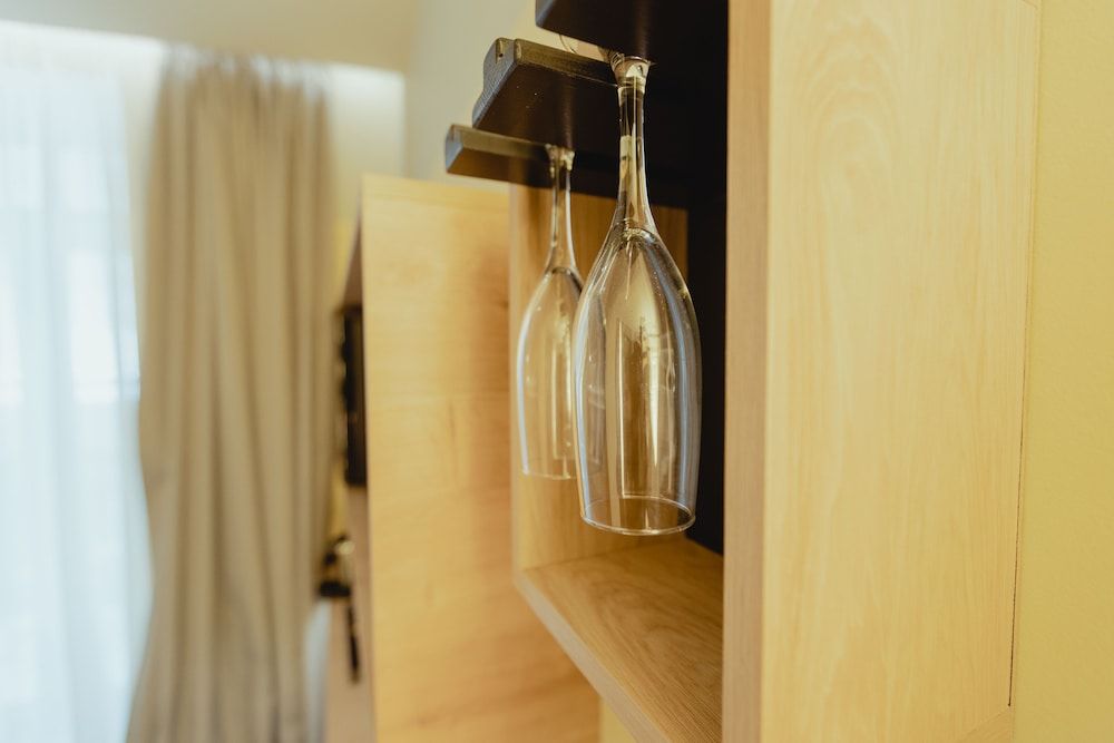 Metis Urbane Living Spaces Economy Room 6