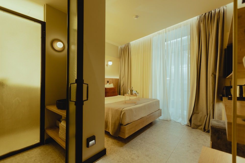 Metis Urbane Living Spaces Economy Room