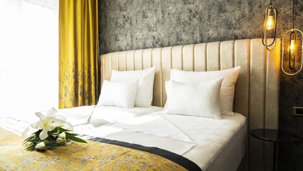Deluxe Double Room (102)