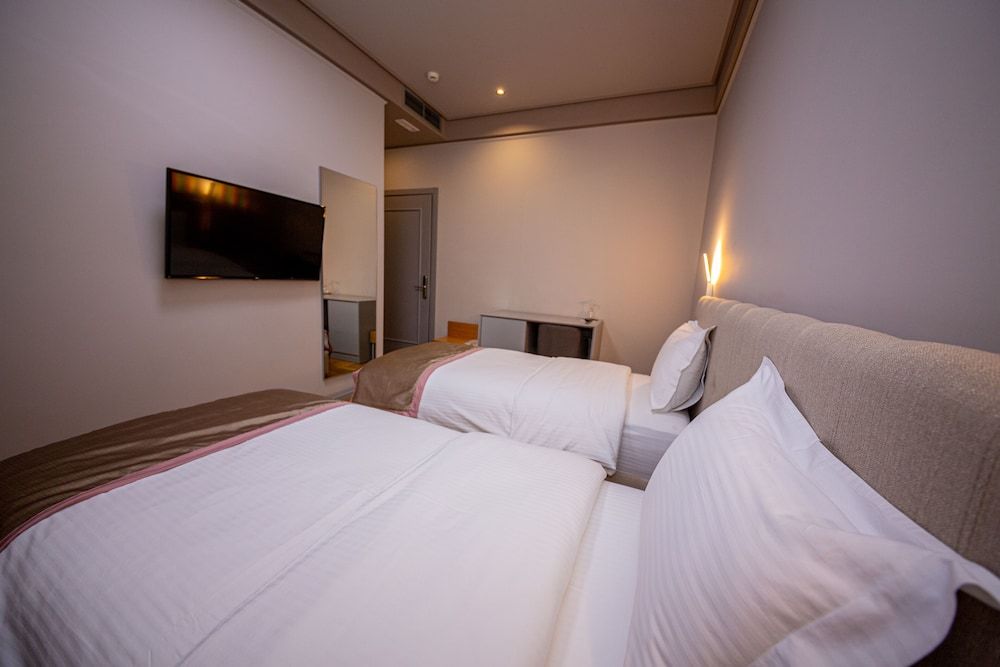 City Center Hotel Twin Room 3