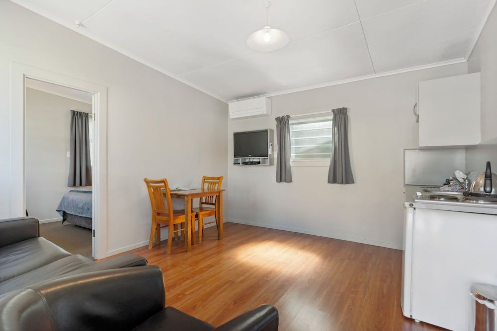 Comfort Inn Sunset Single Bedroom Garden Courtyard 5