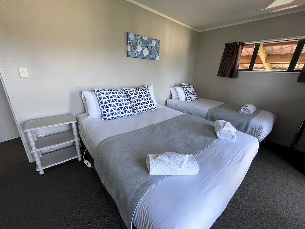 Comfort Inn Sunset Deluxe Seaview 3 Bedroom Family Deluxe Cottage