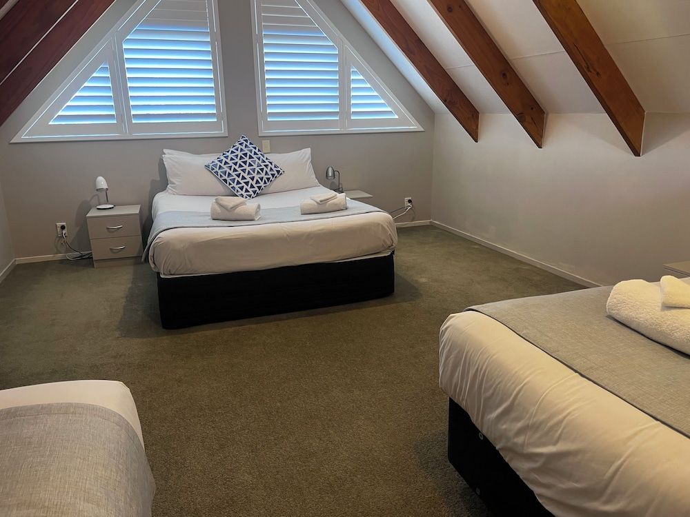 Comfort Inn Sunset Deluxe Seaview 3 Bedroom Family Deluxe Cottage 3