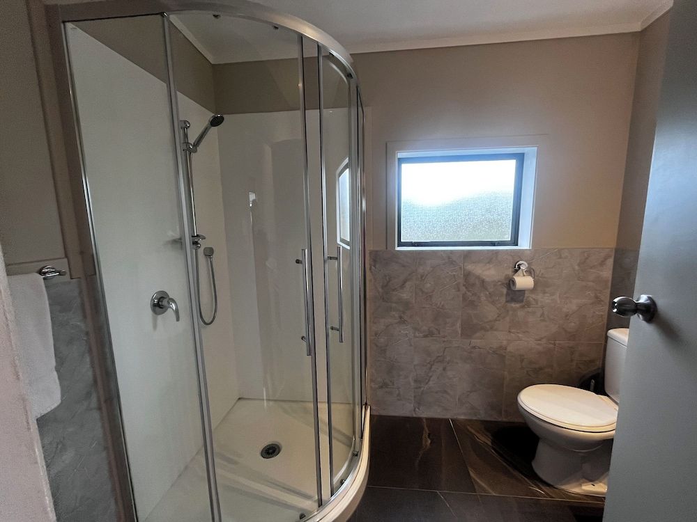 Comfort Inn Sunset Single Bedroom Garden Courtyard Unit 5