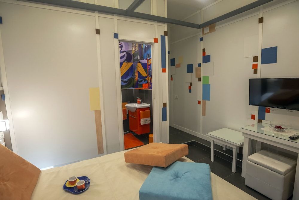 Nives Bed and Breakfast Design Room (Futuristic) 8