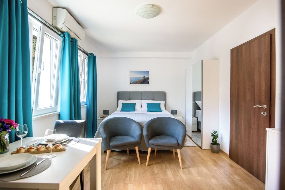 undefined California Apartments II 6