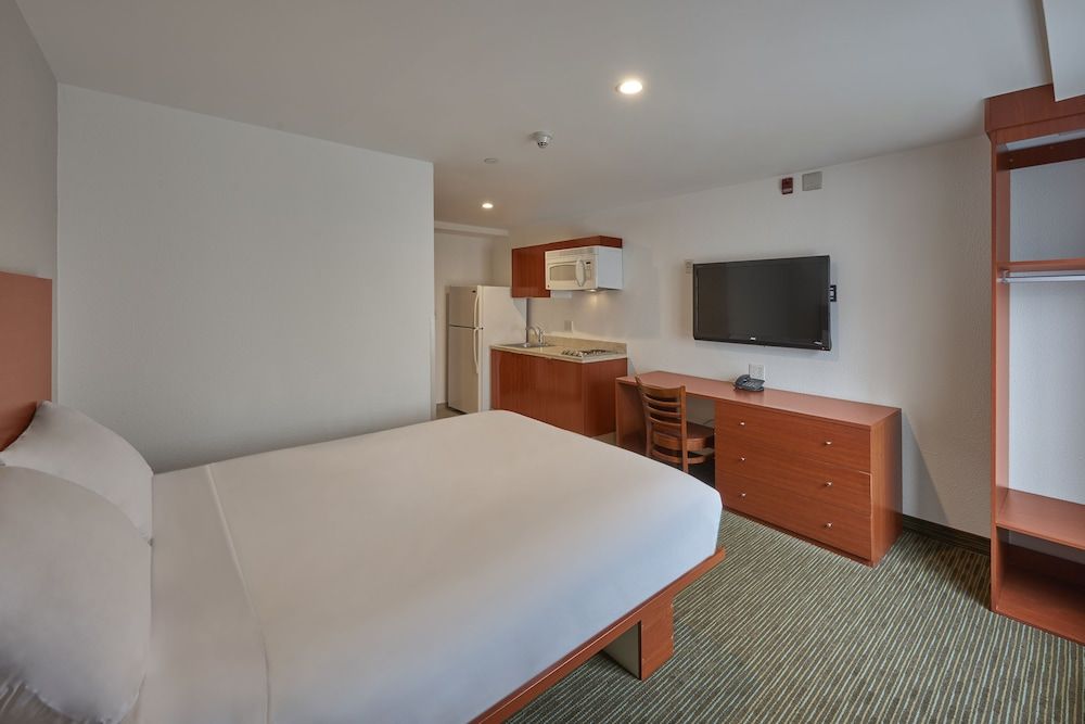 Extended Suites Monterrey Aeropuerto Suite, 1 Queen Bed (Sencilla) 3