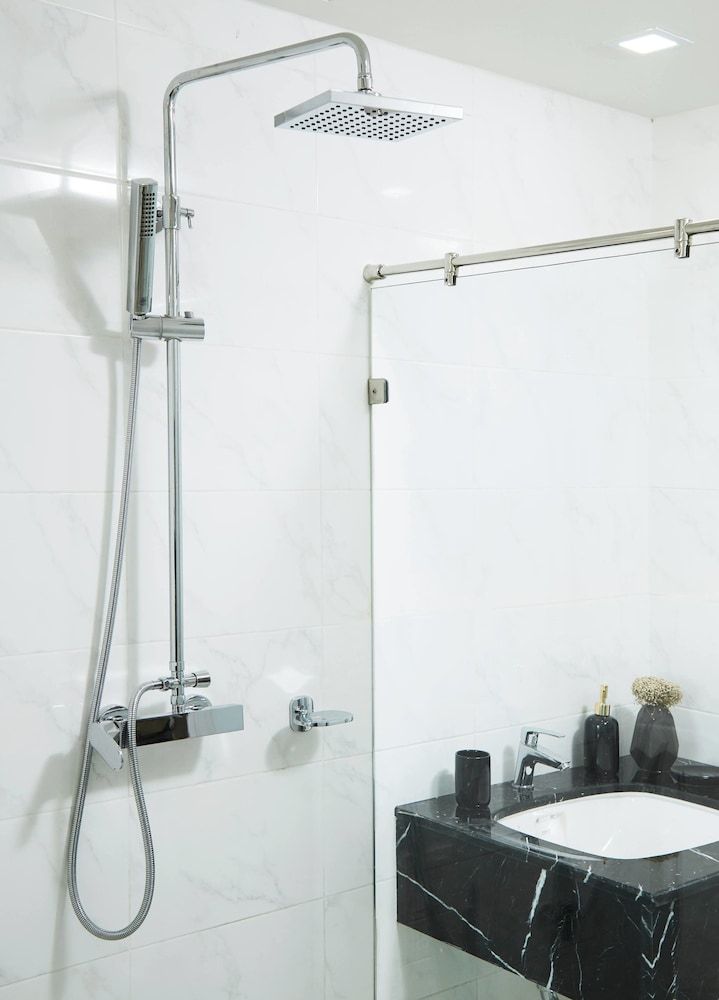 Phurinda Residence Deluxe Room 8