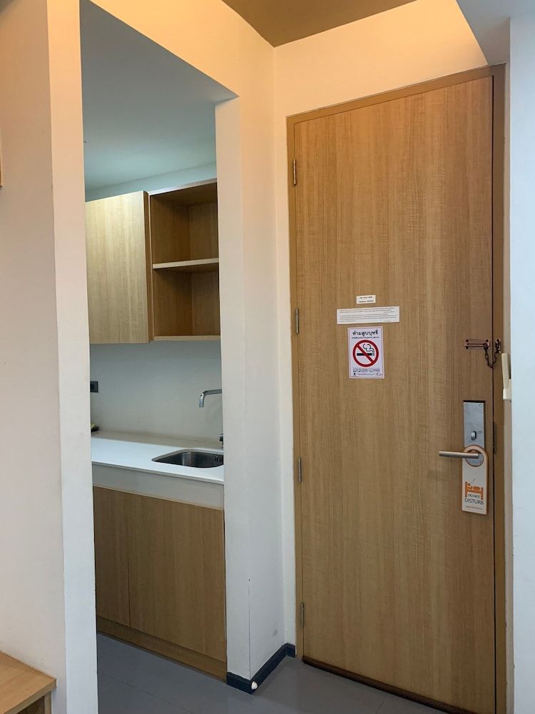 Phurinda Residence Standard King Room 5