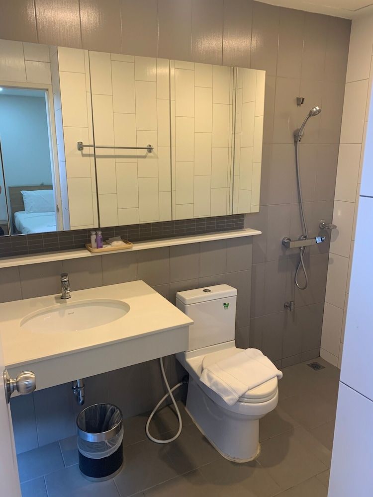 Phurinda Residence Standard King Room 4