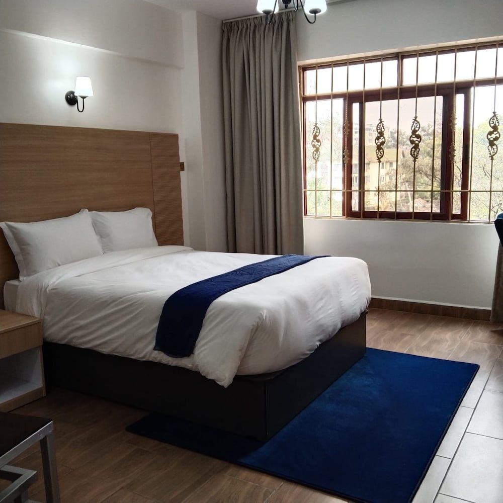 undefined Hays Suites 8