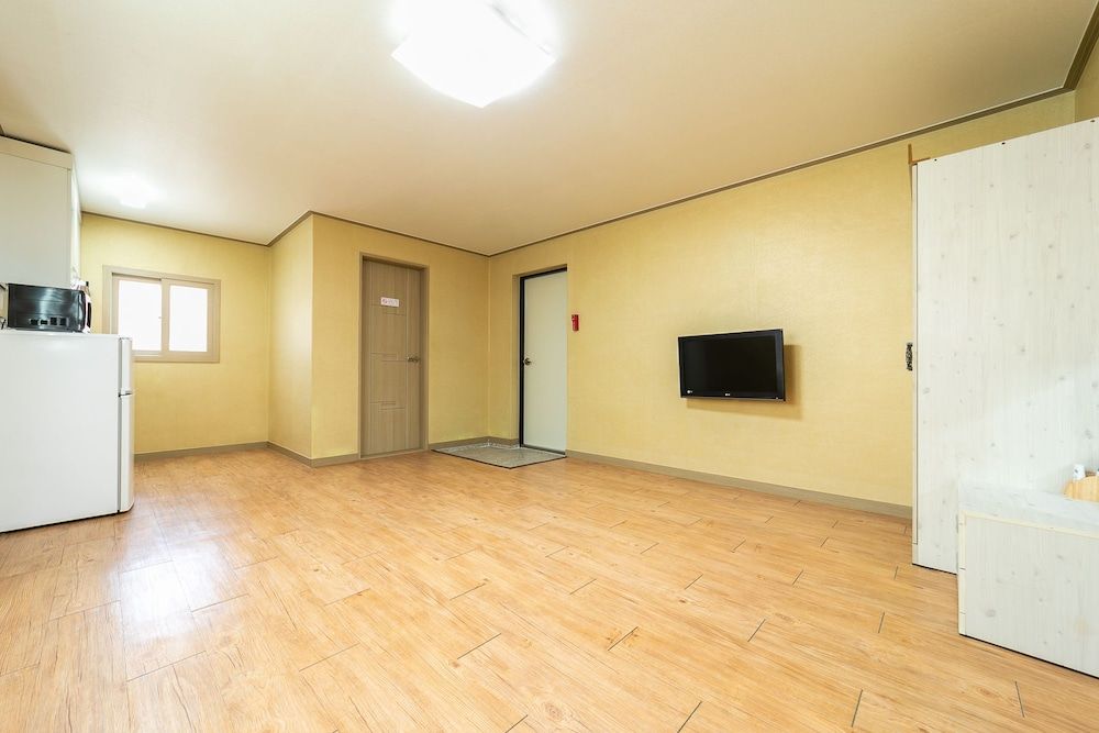 Haelim Pension Family Room (Ondol - No in-room BBQ) 5