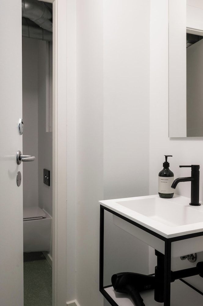 Kings Square apartments by Daniel&Jacob’s Grand Apartment 9