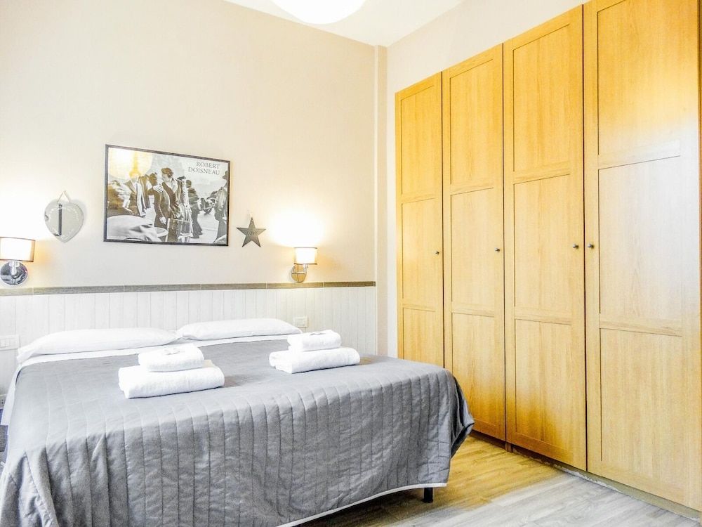 Il Giglio Guest House Comfort Room, Multiple Bedrooms, Private Bathroom, Courtyard View 8