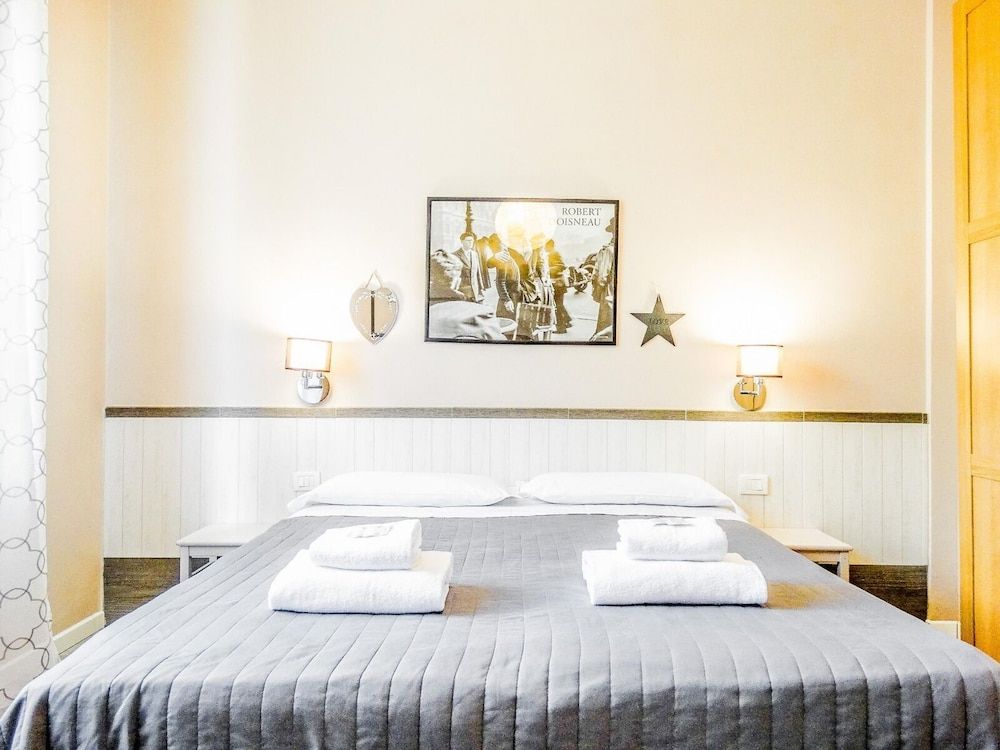 Il Giglio Guest House Comfort Room, Multiple Bedrooms, Private Bathroom, Courtyard View 5