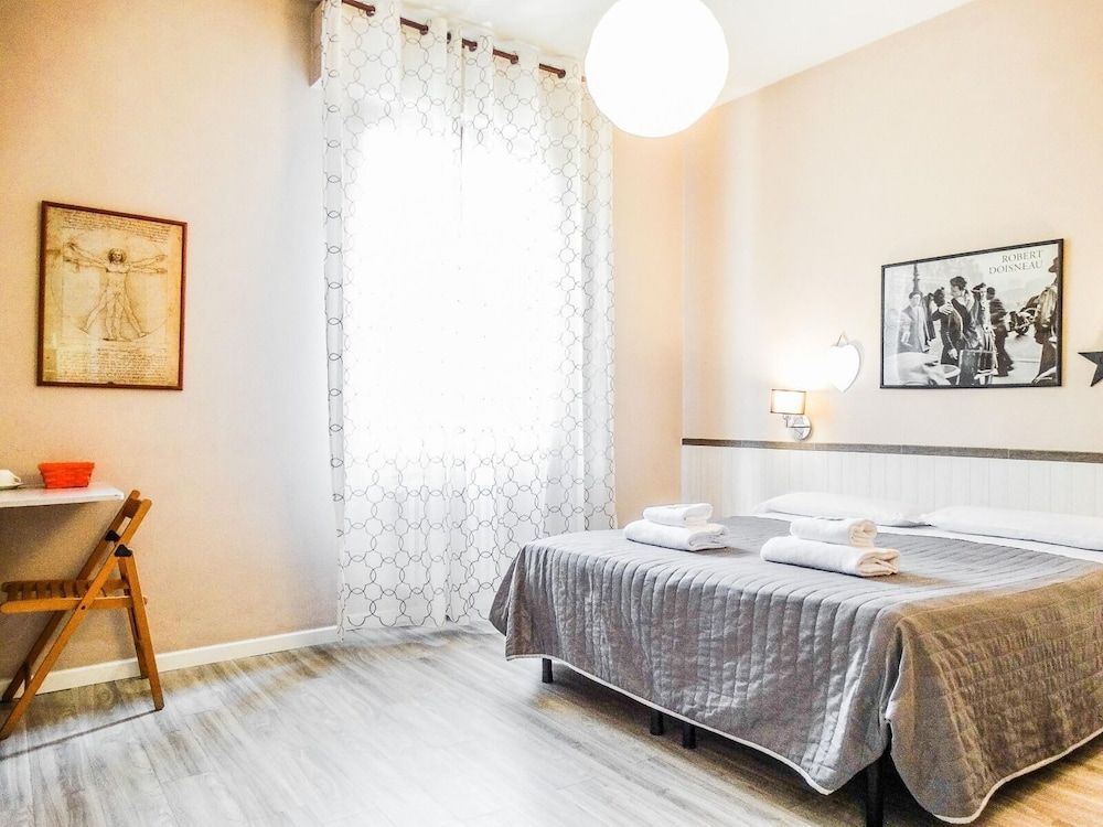 Il Giglio Guest House Comfort Room, Multiple Bedrooms, Private Bathroom, Courtyard View 7
