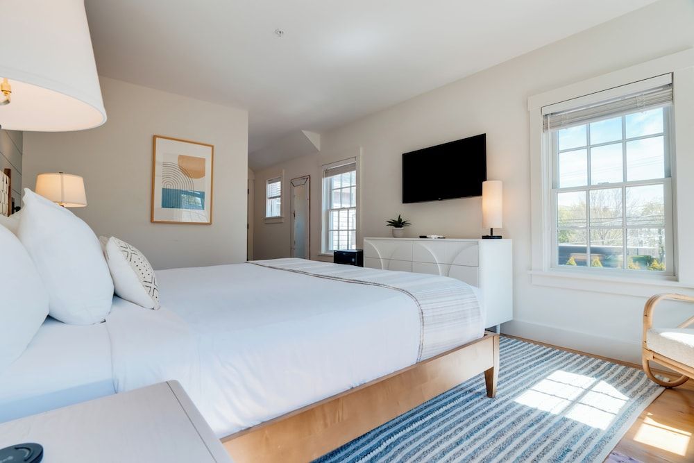 Standard Room, 1 King Bed