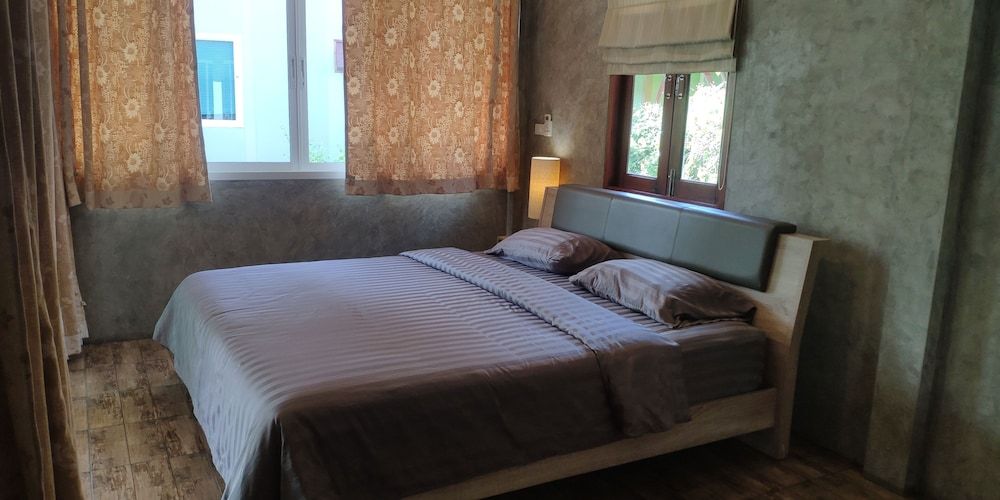Deluxe Grand Room