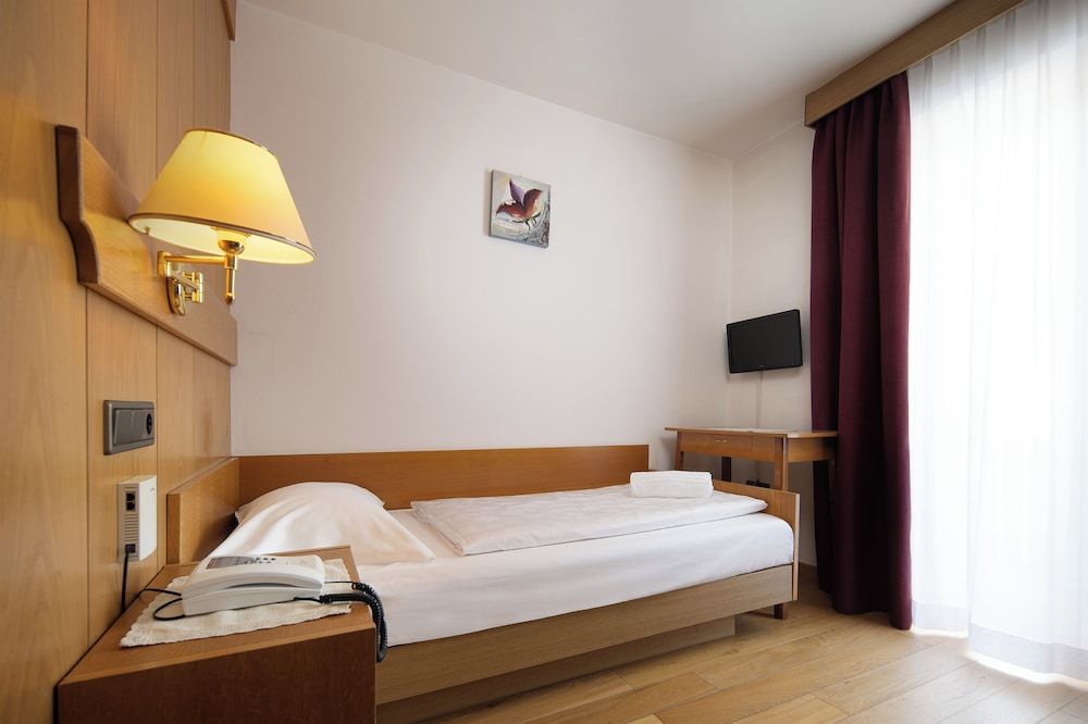 Basic Single Room