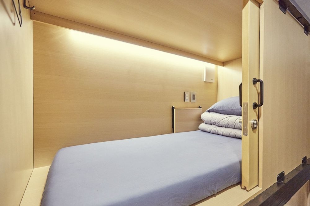 THE CAPSULE Myeongdong Basic Shared Dormitory, Women only 6