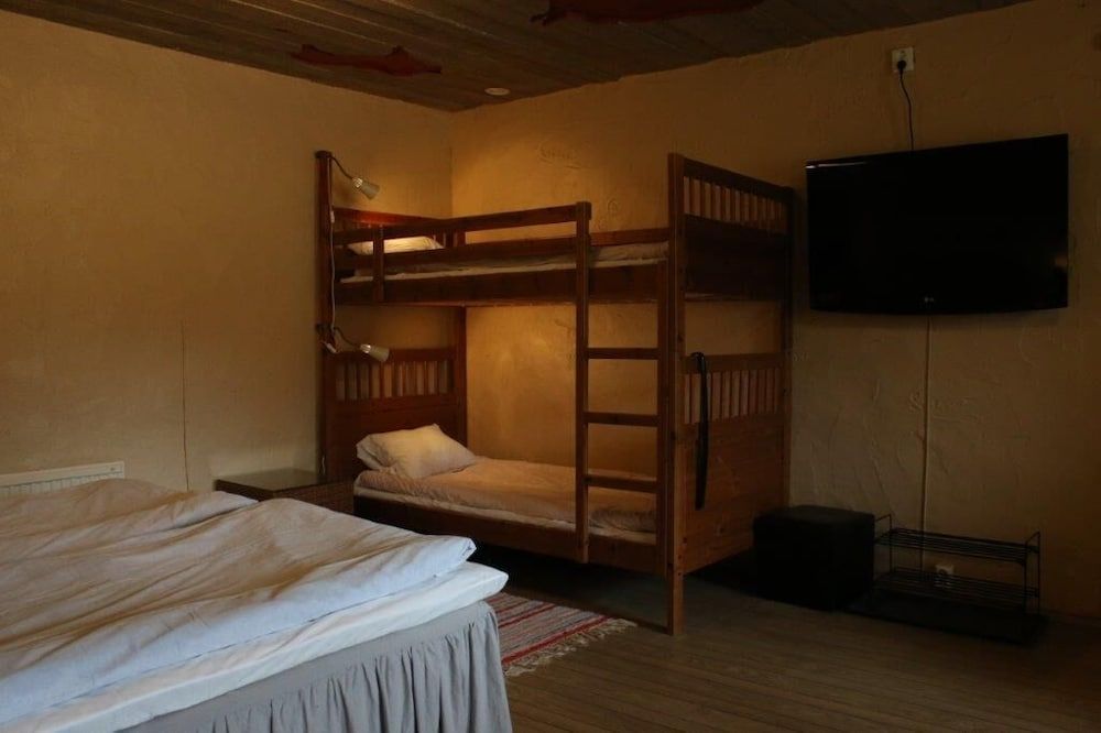 Grottbyn - Skånes Djurparks Camping Family Room (Gandalf)