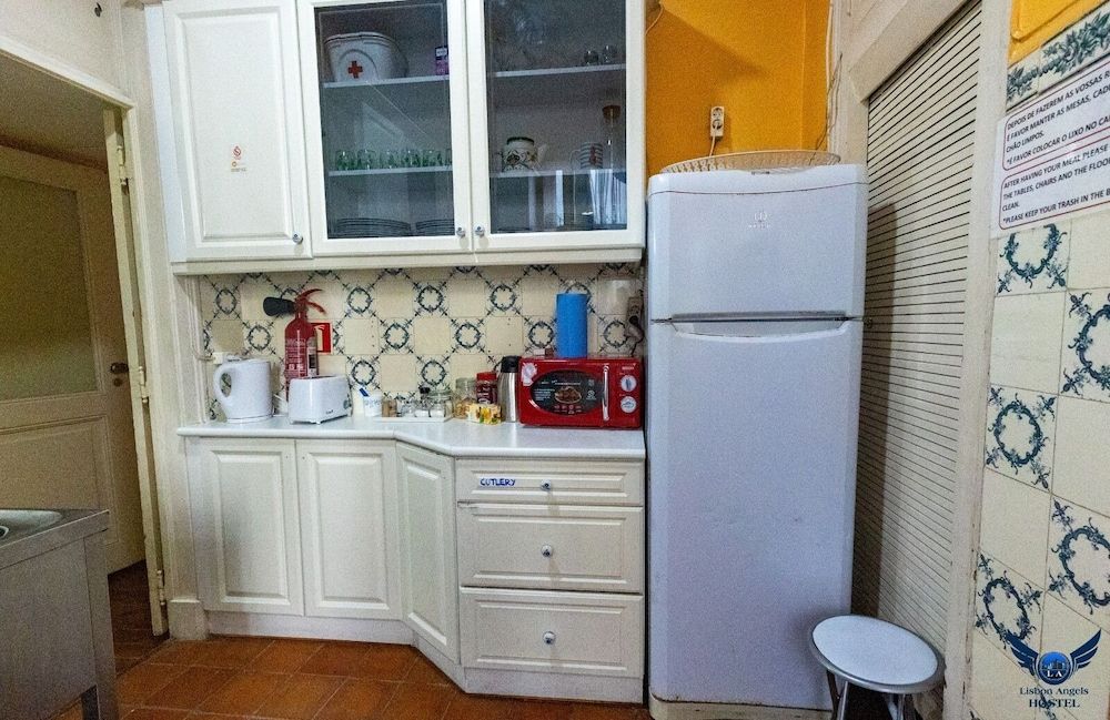 Lisbon Angles Hostel Design Double Room 6