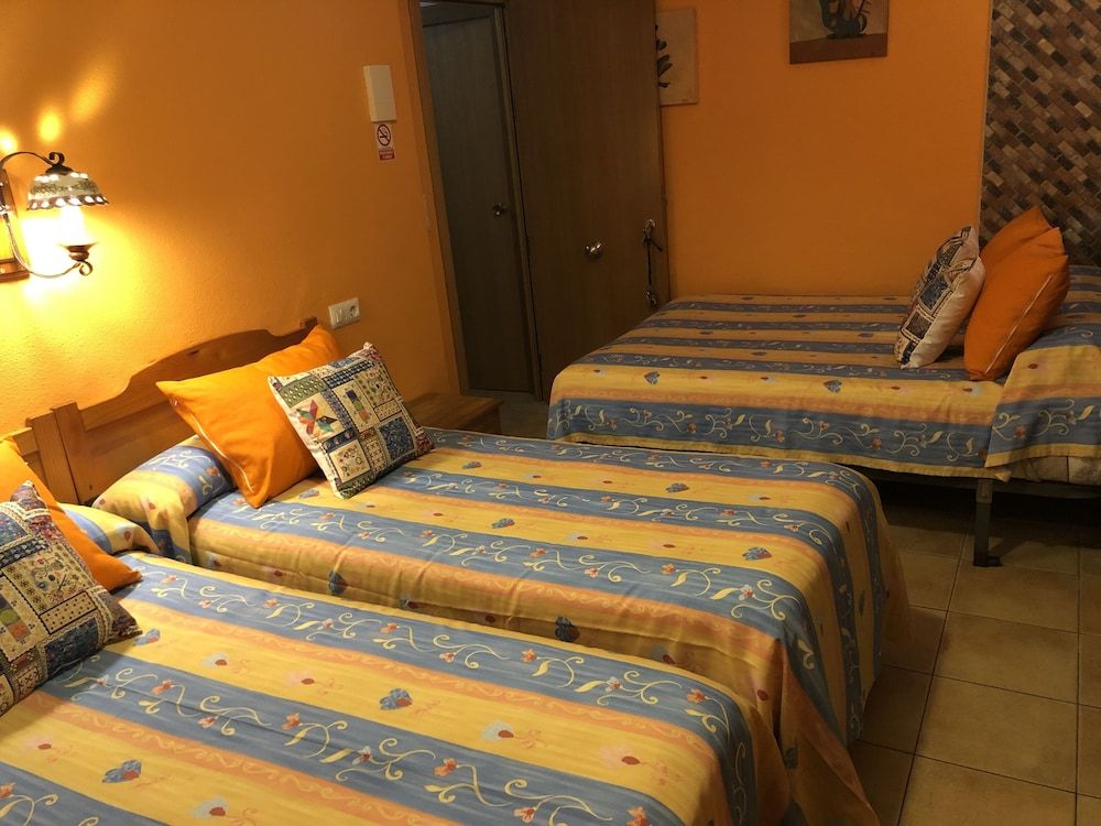 Basic Double Room, 2 Twin Beds