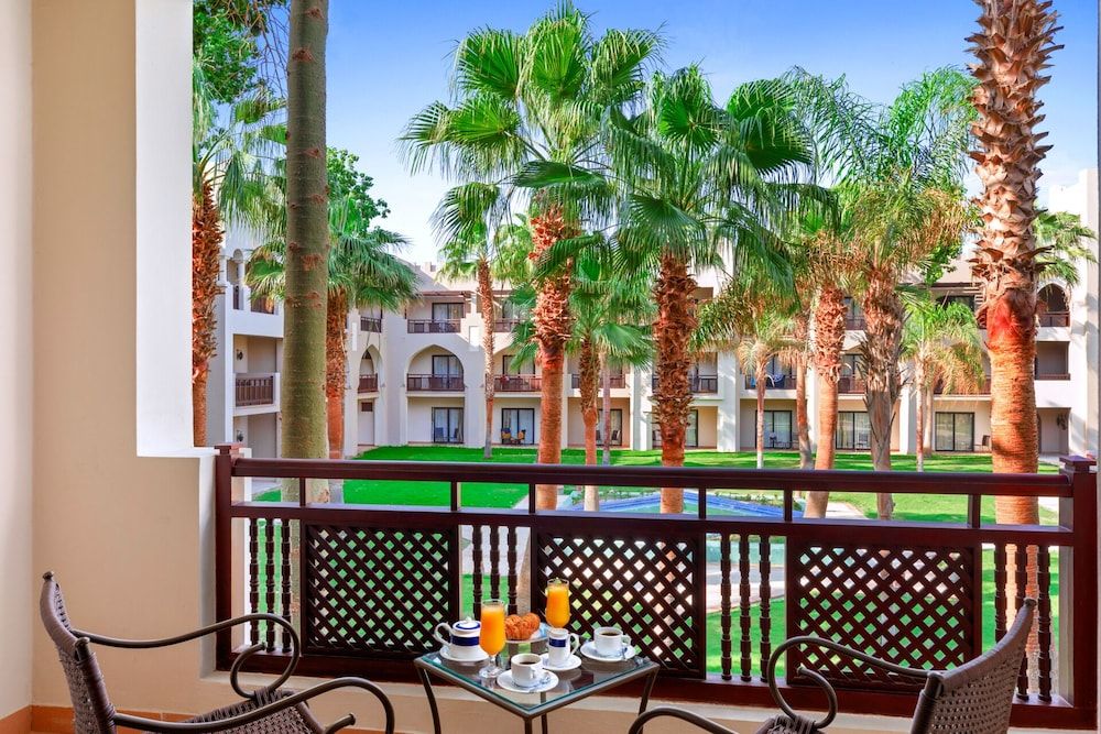 Pickalbatros Oasis Port Ghalib Deluxe Double Room 4