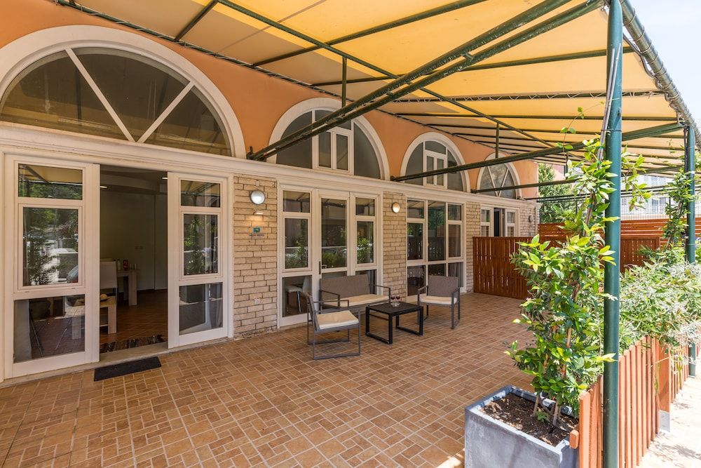 Mon-Repo Suites Superior Apartment 11