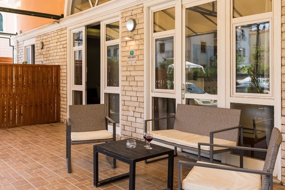 Mon-Repo Suites Superior Apartment 10