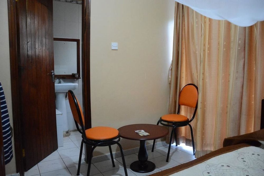 Rwenzori International Hotel Single Room 9