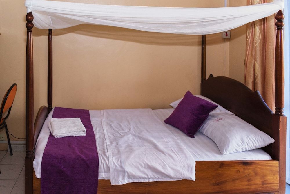 Rwenzori International Hotel Single Room 6
