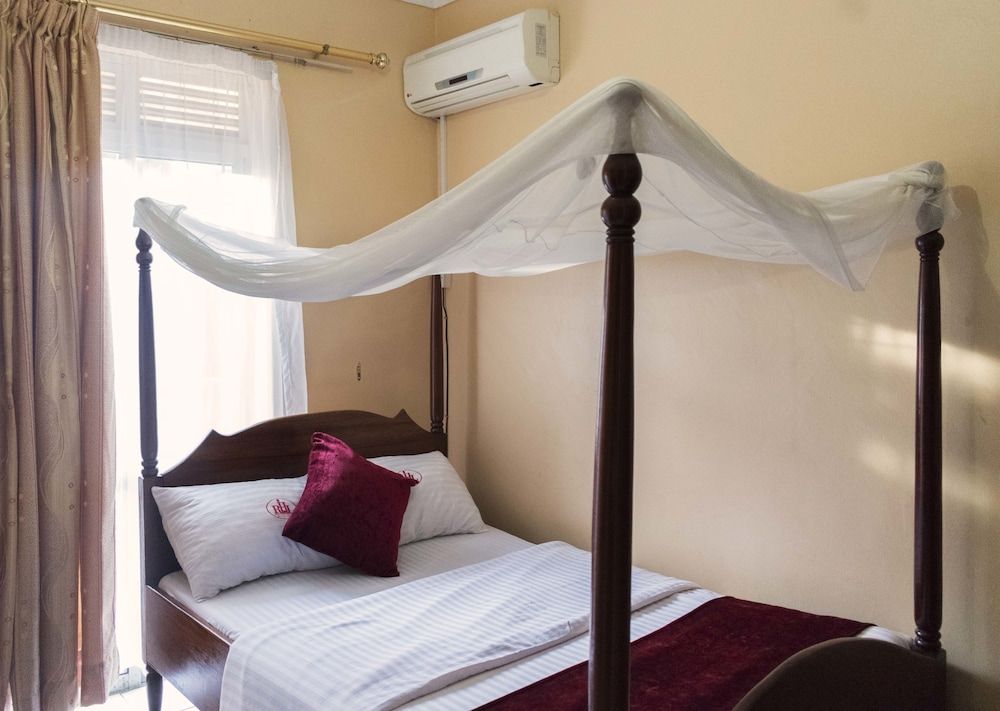 Rwenzori International Hotel Single Room 3