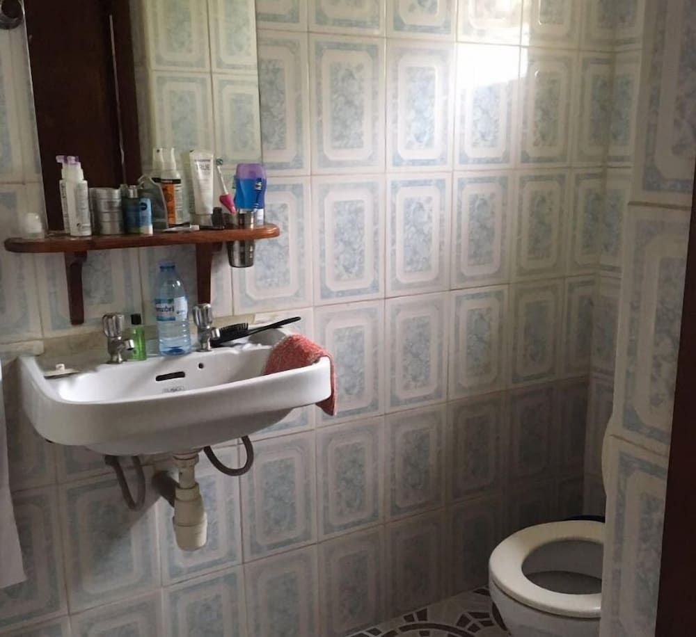 Rwenzori International Hotel Single Room 12