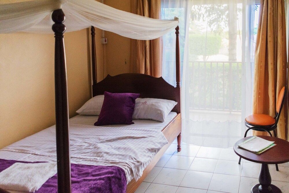 Rwenzori International Hotel Single Room 4