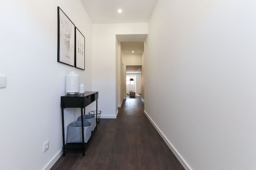 Benfica Historial Apartments by Homing Apartment, 2 Bedrooms, Kitchen 8