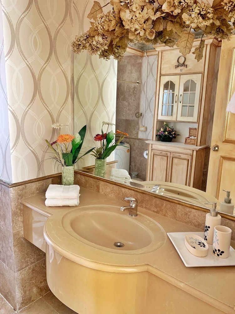 Marina Residential Suites Royal Suite 23