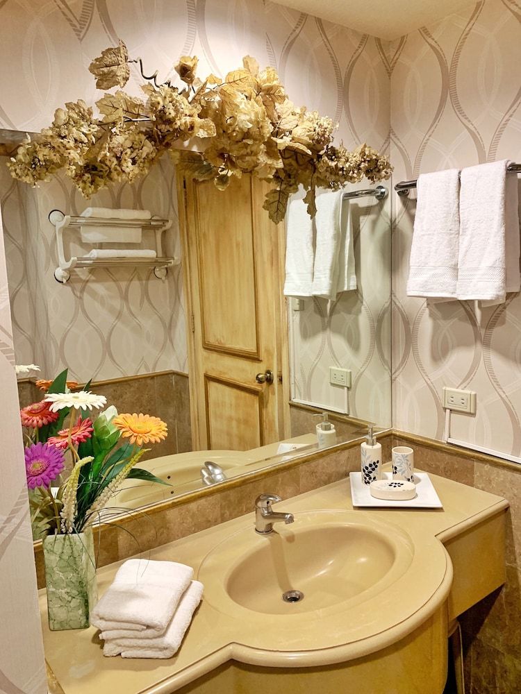 Marina Residential Suites Royal Suite 24