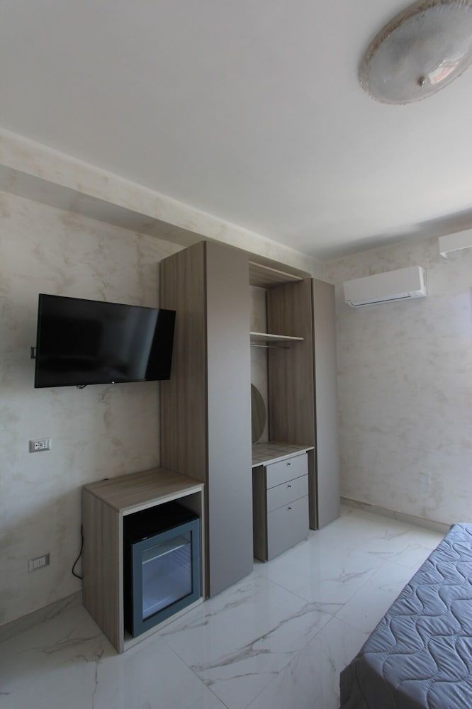 Hotel Presidente Deluxe Room 12