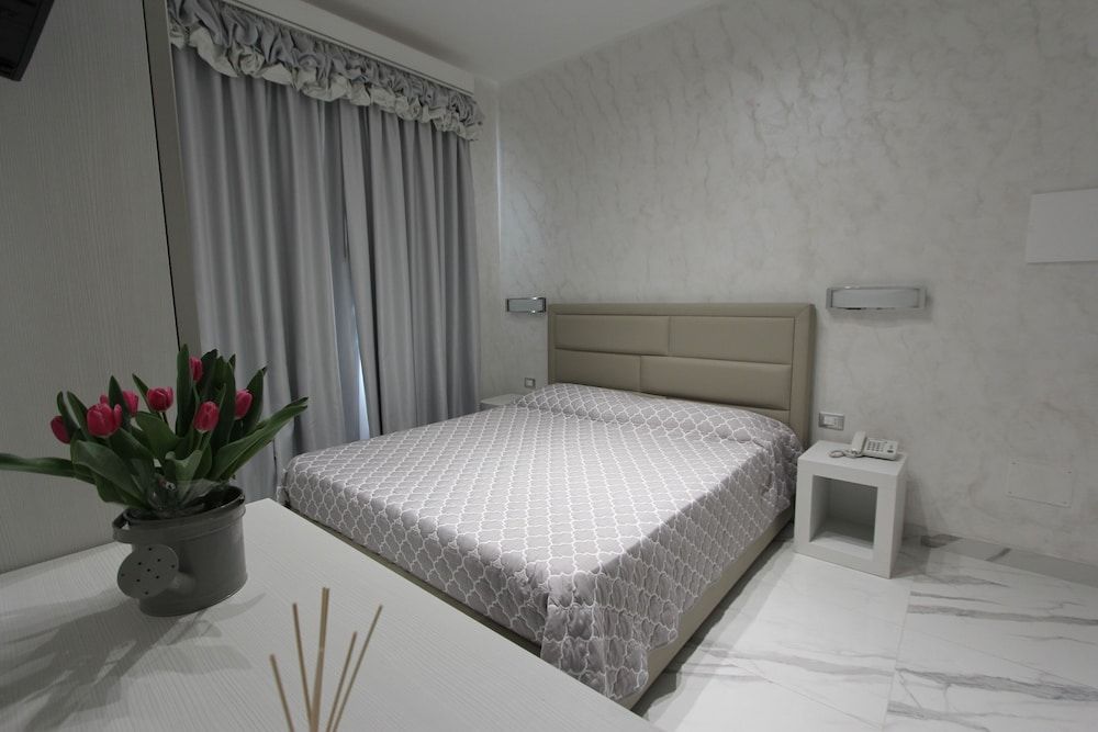 Hotel Presidente Economy Room 5