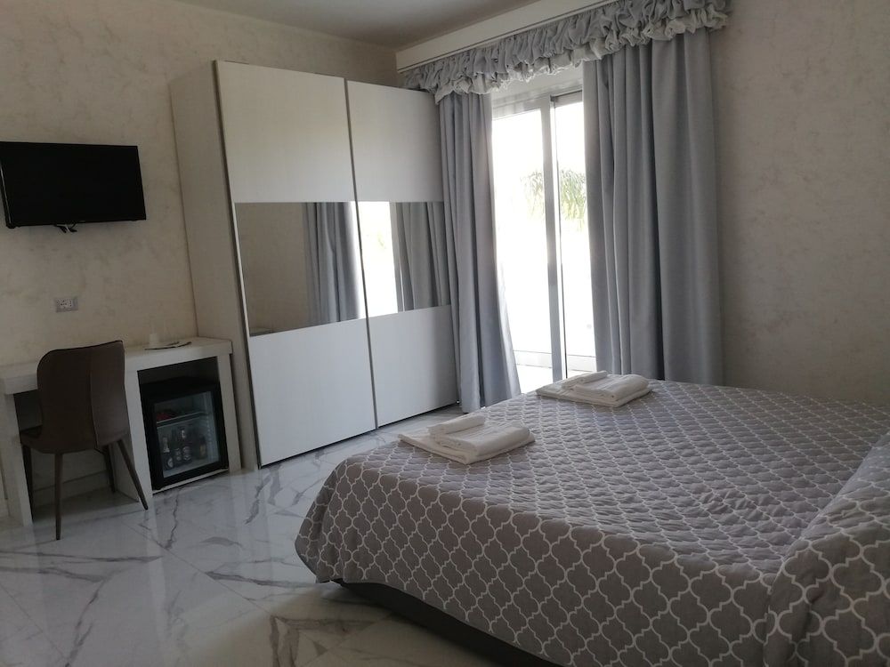 Superior Double Room, 1 Queen Bed, Ensuite, Corner