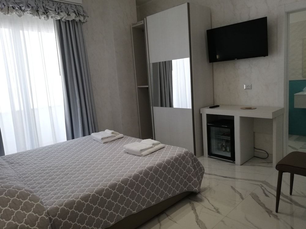 Hotel Presidente Deluxe Room 6